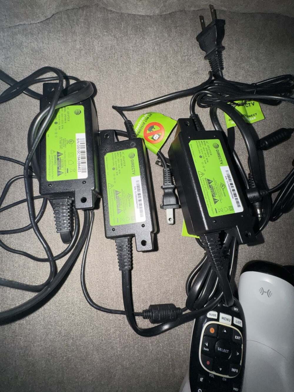 Lot of 3 DirecTV RC73 Remote Controls and 3 EPS10R4-15 Power Adapters - Picture 5 of 5